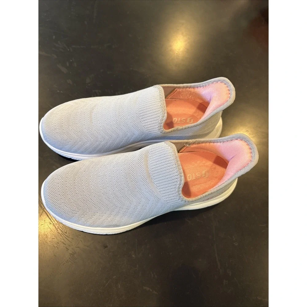 STQ Slip-on Women's Sz 8.5 Walking Shoes w/ Arch Support Memory Foam Gray/Pink
